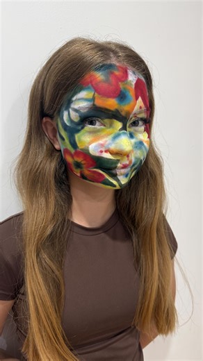 Lauren | mum of 5 | on Instagram: "😳😳😳 nothing surprises me with her #momofteens #makeup #facepaints #momlife #makeupartist"