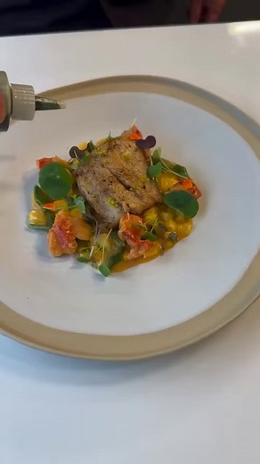 May is Hamburger Month! Cuisine Solutions Chef Aran Castillo is sharing is favorite burger recipe that features tangy balsamic-glazed onions and savory goat cheese. Aran cooked his burger patty sous vide to a perfect medium rare, then browned it in the TurboChef. Ingredients for Chef Aran’s Burger: - Burger cooked to your liking - Goat cheese - Mayo - Balsamic glazed onions - Bacon - Bibb lettuce - Vienna roll . . . #sousvide #sousvidecooking #cuisinesolutions #mycuisinesolutions #cuisinesolutio