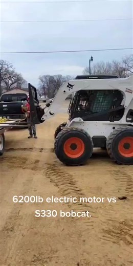 Bobcat V723 Worklife: Heavy Haul with Electric Motor Skid Steer