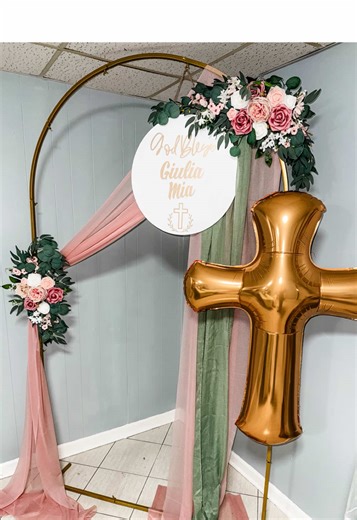 We do Baptisms✨ It’s giving Bridgerton vibes!simple and elegant💗✨💐 #archdraping #floralbackdrop #balloongaland #baptismdecor #justpeachyballoons #elegantstyle #UnforgettableEvents