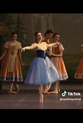 Evolution of the act I variation from Giselle by 7 amazing ballet dancers, who are all particularly known for their Giselle portrayals. Absolutely fascinating to see the progression of this iconic variation, and the different expressions and styles of the dancers.