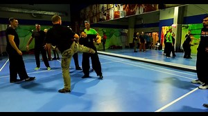 123K views · 1.2K reactions | Dziś przygotowaliśmy dla Was ciekawy film z seminarium Uliczne Techniki Walki, które współprowadził Mistrz Ryszard Bochm Szkoła Sztuk Walki i Samoobrony Goshin-Do -PASW Warto zerknąć i nauczyć się czegoś nowego. Jak zwykle więcej naszych technik możecie znaleźć w szkoleniach  https://zbigniewsyc.pl/punktywitalne/ | Zbigniew Syc - Martial Arts | Facebook