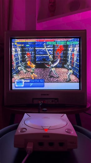 VISUELLE GAMING on Instagram: "Dynamite Cop / Dynamite Deka 2 (1999) on Sega Dreamcast. #dreamcast #sega #retrogaming #gaming #CRT #retro #game #nostalgia #memories #gameplay #clip #arcade"