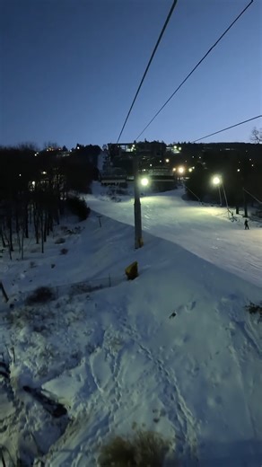 It's CLUB CAMELBACK WEEK! We're just days away from the excitement and you do not want to miss out on this party 🎉 We'll have Black Bear 6 spinning until 1AM - the latest we've been open since the 1980s! 📆 February 28 from 10PM-1AM 🎶 Party in the Pennsylvania Room for guests 21 with a live DJ, drinks, and late night bites 😎 Thirsty Camel and Rakuda Ramen open late for all guests Admission: 🎟️ Season Passholders – FREE 🎟️ General Admission – $20 🎓 $20 College Twilight Lift Ticket Special ⛷