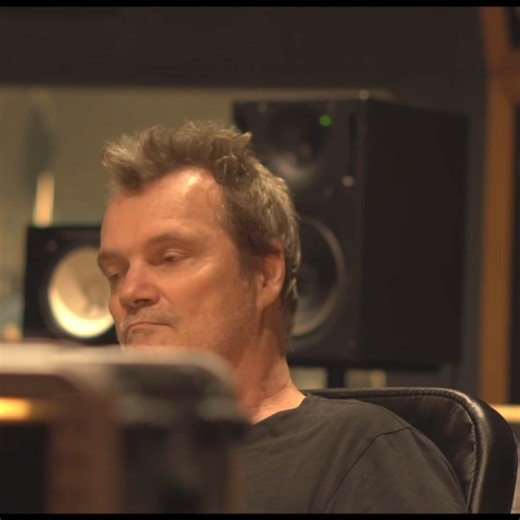 13K views · 658 reactions | Et c’est parti pour l’enregistrement du nouvel album ✨ Avec Philippe Almosnino à la guitare, Vincent Lechevallier à la batterie, Xavier Zolli à la bass et Arnaud Bascuñana au son. | Axel Bauer | Facebook