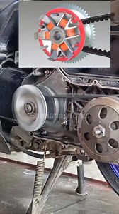 1M views · 6.8K reactions | How a cvt gearbox mechanism #cvtfornmax #CVT #Gearbox #CVTMechanism #ContinuouslyVariableTransmission #AutomotiveEngineering #TransmissionTechnology #VehiclePerformance #AutoMechanics #DriveSmoothness #InnovationInAutomotive #HowItWorks #CarEnthusiasts #EngineeringExplained #AutomobileTechnology #GearSystems #AutomotiveEducation #CarMaintenance #SmoothDriving #TransmissionExplained | Samiana Works Shop | Facebook