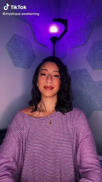 Mystique Awakening: Reiki Healing Hands Dance