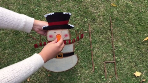 Metal Snowman Garden Stake Christmas Yard Signs with LED Light - Outdoor Decorative Snowman Welcome Sign Winter Holiday Lawn Decoration (Snowman B)