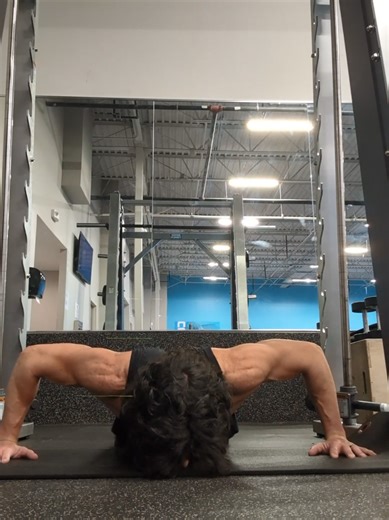 #fitover50 #pushups #bodyweighttraining #beginnerfitness #workouttips