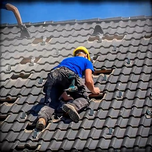 Top 5 Most Dangerous Jobs That Risk Lives 😱