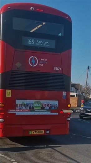 The 165 bus route got fully electrified buses 😭