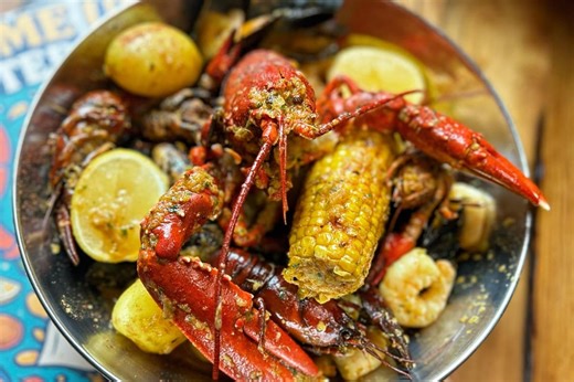 I tried a new seafood boil restaurant where you’re meant to get dirty