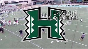 THIS is how you doing the #RunningManChallenge! via: University of Hawaii Athletics http://bit.ly/1NYBk1y | Whistle Sports