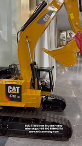 280K views · 7K reactions | The hydraulic CAT 374 excavator in 1/8 scale is sooo heavy  Feel bad for the tiles but worth it!!!!朗朗朗#Toucanhobby #RCmodel #rcconstructionmodels #rcconstruction #excavator #hydraulic #RC #construction #hydraulicrc | Toucanhobby RC Model | Facebook