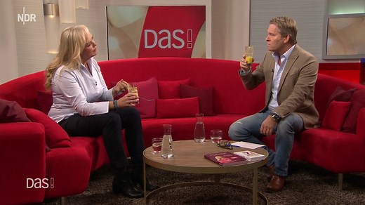 Gesund essen und leben - und das Ganze ohne Stress. Dafür steht die Ärztin und Ernährungsexpertin Dr. Franziska Rubin. Auf dem Roten Sofa berichtet sie von ihren Erkenntnissen. ➡️ ndr.de/dasx26568.html | DAS! im NDR Fernsehen