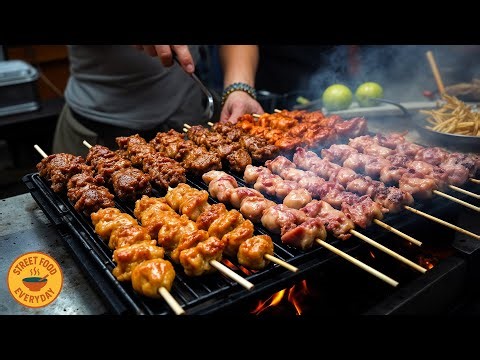 Top 10 Vietnamese Street Foods You Must Try 🇻🇳 | Insanely Good!