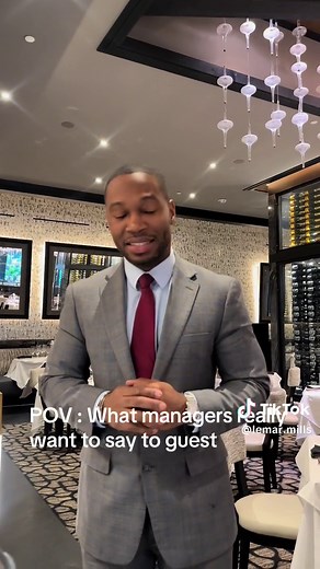 Behind the Scenes: Restaurant Managers' Secret Thoughts Revealed! 😂