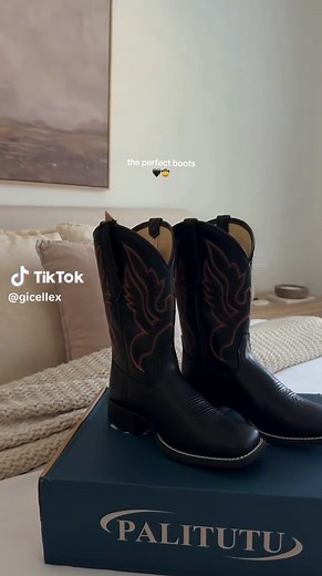 these boots are everything 😍 #westernfashion #westernstyle #boots #outfitinspo #cowgirlboots