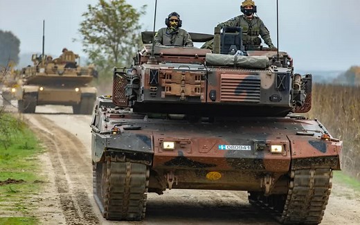 Leopard 2A6HEL 和 M1A2 Abrams 在希腊进行演习_哔哩哔哩_bilibili