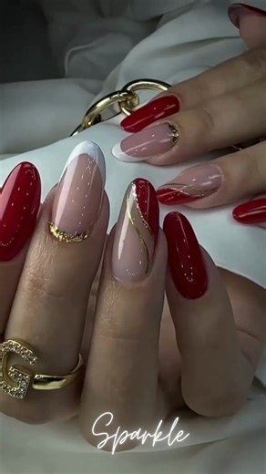 77K views · 208 reactions | Cand vrei sa ai o manichiura spectaculoasa, alegi rosu, alb si auriu❤️懶✨ #nailart #nailsnailsnails #nailsofinstagram #red #beauty #frumusete | Manichiura cu gel | Facebook