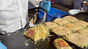 Food Adventures! Must-Try Street Foods! Best Street Snacks! Food Gems! Street Food That Will Exploring Spicy & Tasty Street Bites! Irresistible Authentic The Ultimate #StreetFoodLife #StreetFoodUSA #FoodLoversUSA #USAStreetEats #StreetEatsUSA #AmericanStreetFood #TastyUSA #FoodieUSA | Street View | Facebook