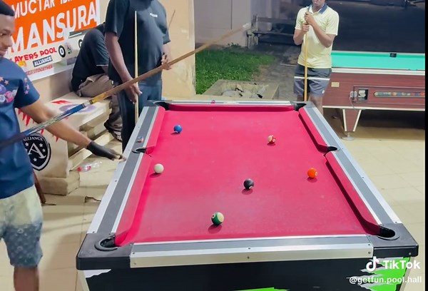 Stay focus. This is where strategy meets skill! Whether you're a casual player or a competitive pro, every shot counts 🎱 @Qwesì Thymà #pool #creatorsearchinsights #KTU #BeginerTutorial #ViralSports