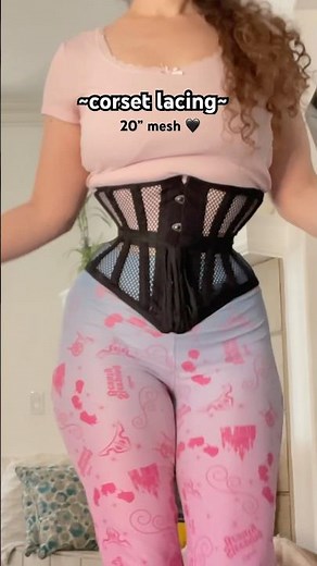 Corset lacing in a 20” mesh underbust 🖤🖤