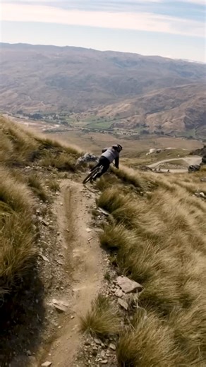 Fast Fridays starts this week! Come claim your social racing glory with our favourite way to end the week. We’re running 8 rounds of Fast Fridays this year, starting Friday 9 January until Friday 27 February, teaming up with our mates @trekbikesaunz and @b.effectbrewing to bring you the series. Racing runs from 5-7pm with post-race refreshments at Noodle Bar 😎 Sign up to race the series for just $100 and we’ll throw in a pint glass and beverage, or enter individual races for $25: https://cardro