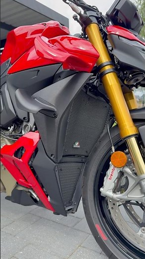 Ducati Streetfighter Akrapovic