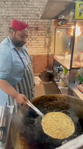 790K views · 12K reactions | Best Alo paratha of Rahim Yar khan food street #foryou #foodie #viralvideo #mzvlogs #foodie #facebookpostシ #facebookreelsviral #funnyaudio #aloparatha | MZ vlogs with Zubair | Facebook