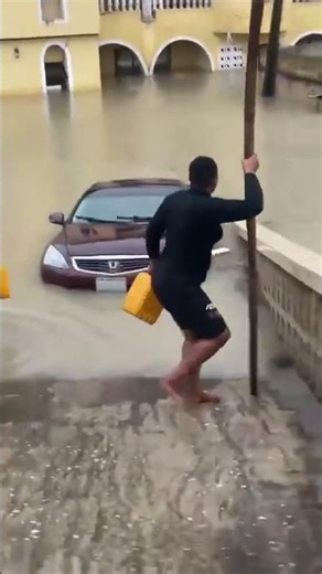 Uyo residents battle massive flooding after heavy downpour