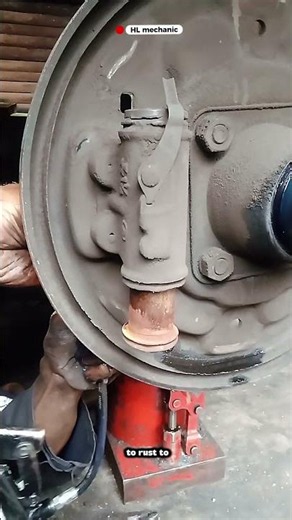 solution to overcome stuck truck brake pinton #mechanic #tricks #technique #ideas
