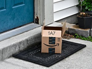 Postal Inspectors, Deputies Arrest 5 Suspected Porch Pirates