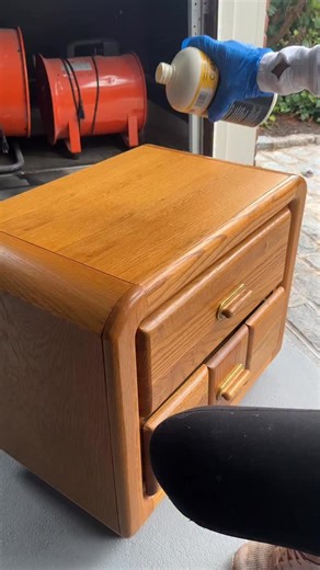 Cathy Ahearn on Instagram: "✨ If you grew up in the 80s, you probably remember Pledge being everyone’s go-to “cleaner.” What we didn’t realize is that those sprays were silicone-based, and silicone doesn’t clean wood it contaminates it. 😅 Silicone settles deep into the grain, leaving behind a film that attracts dust and grime. Over time it can cause silicone contamination, which leads to fisheyes, streaking, and adhesion problems any time you try to refinish or repair the piece. (I’m unfortunat