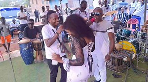 Nana Tabiri in serious action with his Tabirikuromu band | Guitar players And Singers