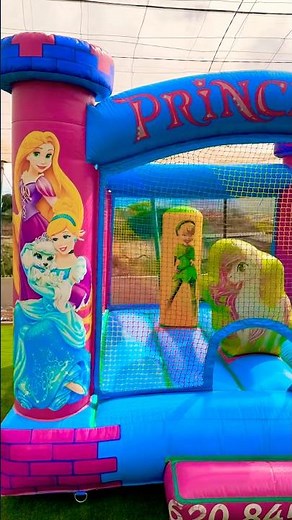 Castles, children's inflatables #sing-along #childrenssongs #dulcylín