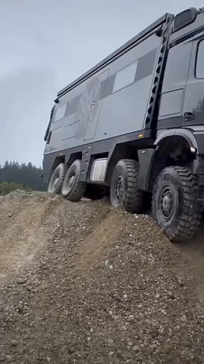 Check out this beast from @stone.offroaddesign might be a little bit hard to get down tight trails, but man my confidence would be through the roof that I could go almost anywhere. #overlanding #offroadadventure #offroadadventures | Trekkrlife