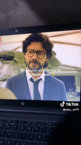Que me la e creido toda y que al final salte de alegría. Valió la pena verlo 😔 #fyp #final #lacasadepapel #paratiiiiiiiiiiiiiiiiiiiiiiiiiiiiiii #fouryou