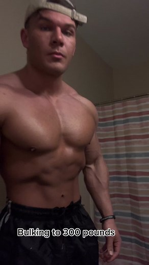 Bulking to 300 Pounds: Natty Bodybuilding Journey