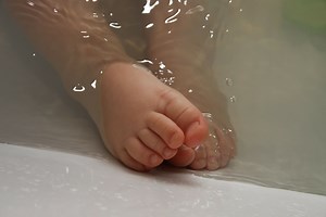 11-Month-Old Infant Dies Drowning In Bathtub While Playing With Her Brother
