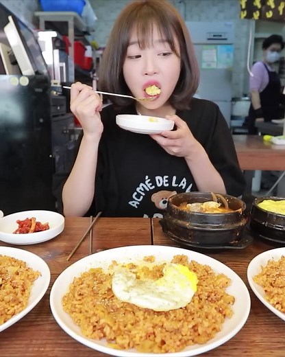 Delicious Kimchi Fried Rice Mukbang Experience