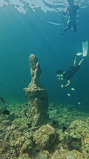 Mermaid statue. | Mark Tyrone Elumba