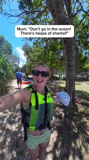 The coolest experience kayaking to the most eastern point of Australia, seeing dolphins and turtles along the way 🥹 Riding the waves in topped off the experience 🤣❤️ Booked with @Go Sea Kayaks Byron Bay ! #byronbaytours #byronbaykayaking #thingstodoinbyronbay #byronbayexperiences #byronbayexcursions