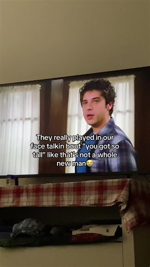 yk they had to say his name bc no one was guessing that was Jesus, I thought a long lost cousin popped up😭😭 #thefosters #characterswap #noahcentineo #jaketaustin #hulu