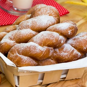 Beignets moelleux et aérés – la recette la plus réussie des beignets torsadés ! | Savoureux.tv