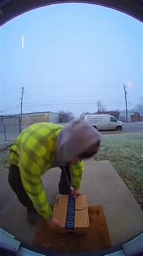 PORCH PIRATE gets instant KARMA has best REACTION😂 A porch pirate tries stealing a package in the rain… and instantly regrets every second of it. The box detonates into a massive blast of bright orange paint powder, sending him flying and completely coating him head-to-toe. Everything captured on security cameras in full detail. Orange explosion, porch pirate fail, instant karma, thief caught, and justice served in the funniest way possible. This content is originally created by Rocky Pictures 