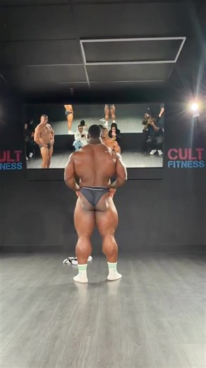 We have filmed a whole leg workout! Cant wait to show u guys! | Larry Wheels