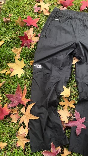 Pantalones North Face Hyvent 2.5: Impermeables y Versátiles