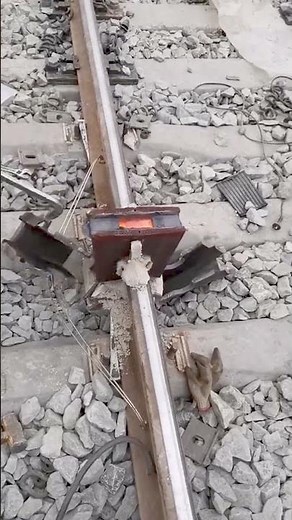 This Is How Railway Tracks Are Joined – The Thermite Welding Process!