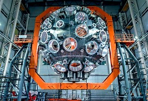 俄基于苏联“火花-5“搓出的UFL-2M巨型激光发生器，用于核武器测试等军民用途（额，这玩意民用怎么用？）